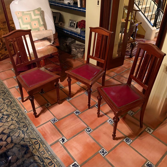 Wood French Revival Carved Mahogany Antique Dining Table 5 Chairs Set For Sale - Image 7 of 18