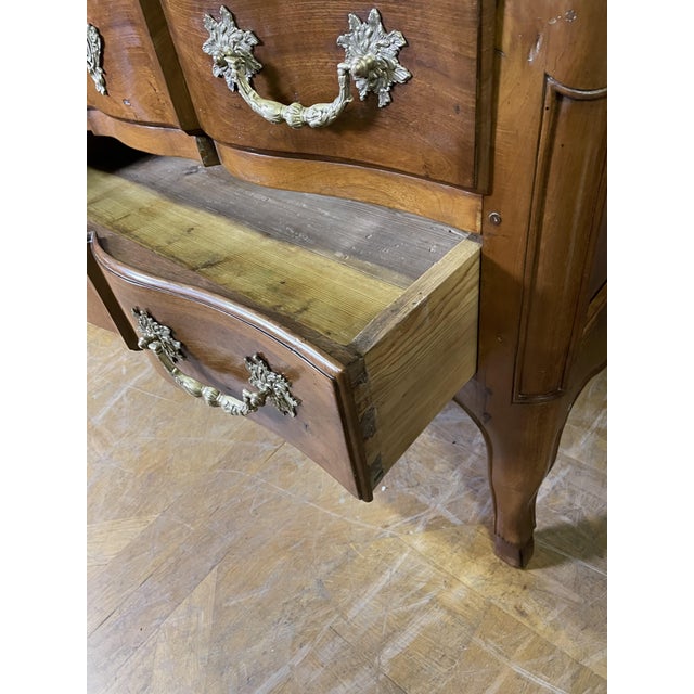 Louis XV Chest of Drawers in Walnut For Sale - Image 5 of 12