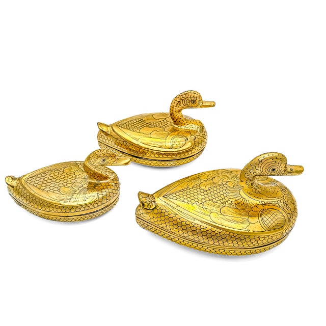 Wood Large Mid-20th Century Burmese Gilt Lacquer Duck Trinket Boxes, Set of 3 For Sale - Image 7 of 10