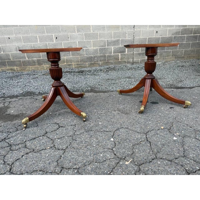 Vintage Regency Style Cross Banded Mahogany Dining Table With 2 Leaves by Biggs Furnture For Sale - Image 17 of 18