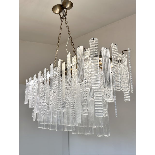 Mid-Century Modern Contemporary Italian Rectangular Strip “Listelli” Murano Glass Chandelier by Simoeng For Sale - Image 3 of 10