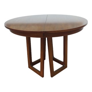 1964 Broyhill Saga Pedestal Walnut Dining Table With 2 Leaves For Sale