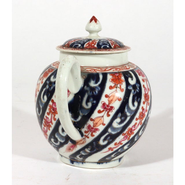 Late 18th Century First Period Worcester Porcelain Queen Charlotte Pattern Teapot & Cover For Sale - Image 5 of 12