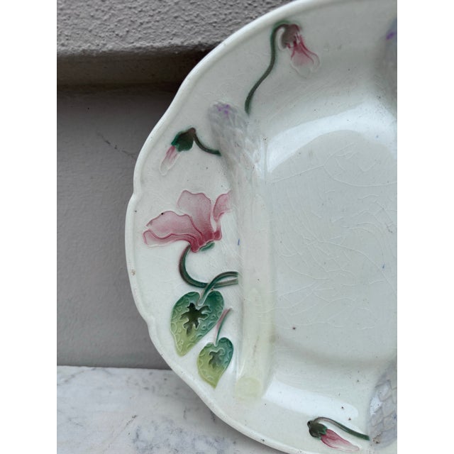 Art Nouveau Majolica Asparagus Plate With Cyclamens Keller & Guerin Saint Clement For Sale - Image 3 of 5