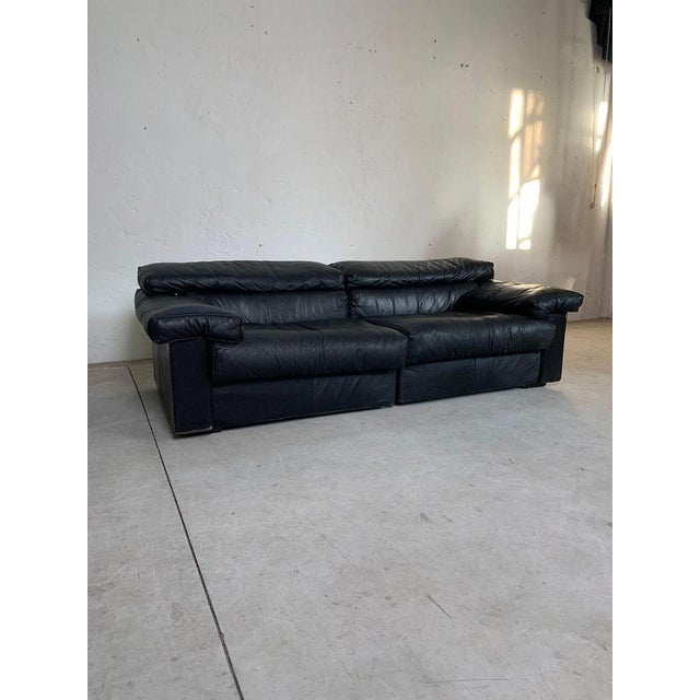 Erasmo Black Leather Sofas attributed to Afra and Tobia Scarpa for B&b Italia, 1960s, Set of 2 For Sale - Image 3 of 18
