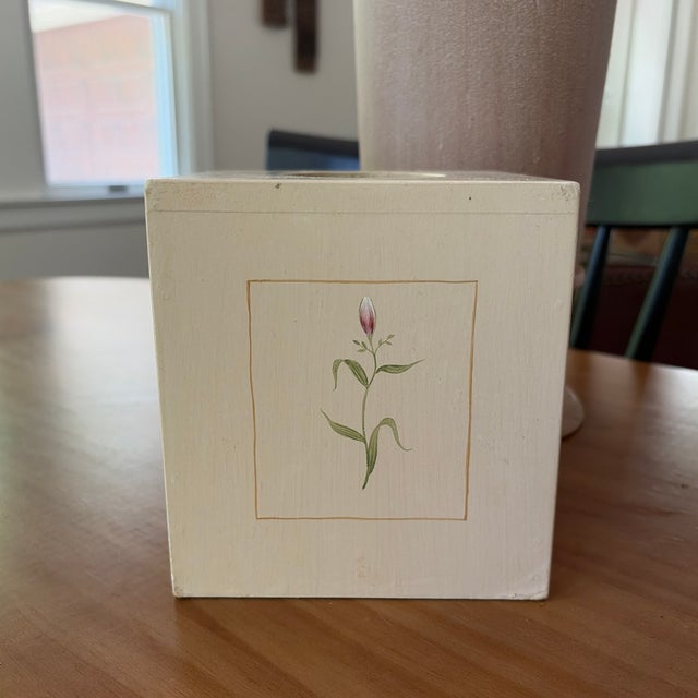 French Provincial Hand Painted Les Artisans De Provence Wastebasket Tissue Box Hand Towel Bathroom Set For Sale - Image 3 of 6