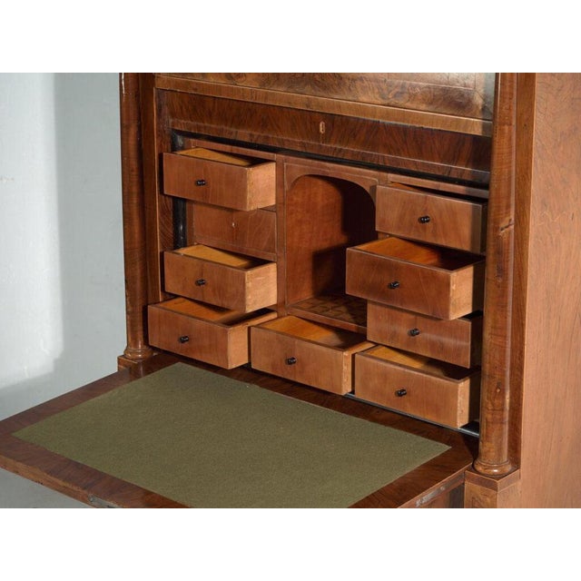 Antique Biedermeier Secretary Desk in Walnut Wood, Austria, 1840 For Sale - Image 10 of 15