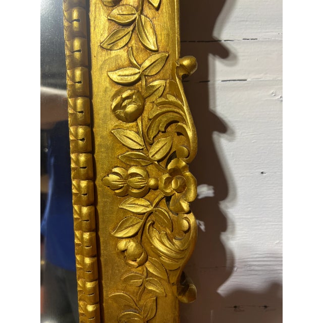 1980s Vintage Italian Carved Giltwood and Shell Decorated Wall Mirror For Sale - Image 5 of 10