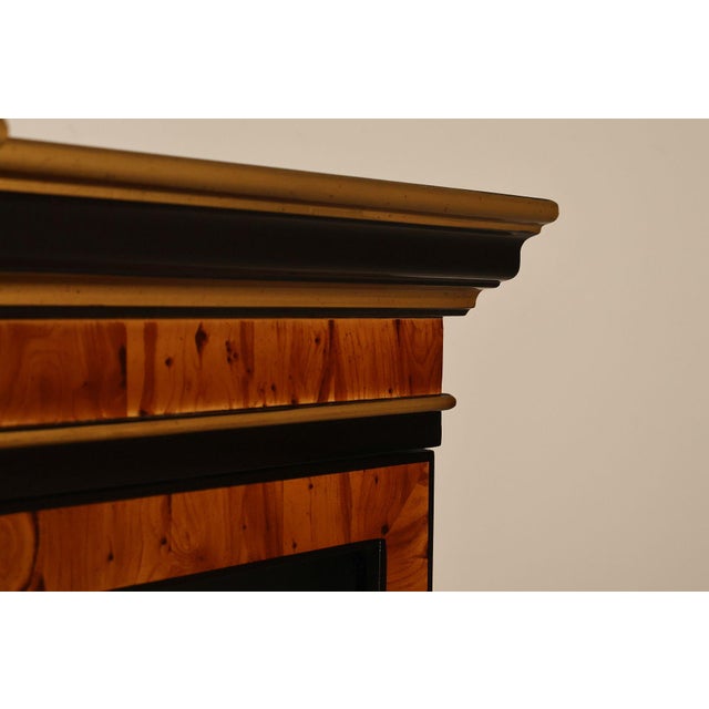 Drexel Asian Style Chinoiserie Display Cabinet Breakfront For Sale - Image 12 of 18