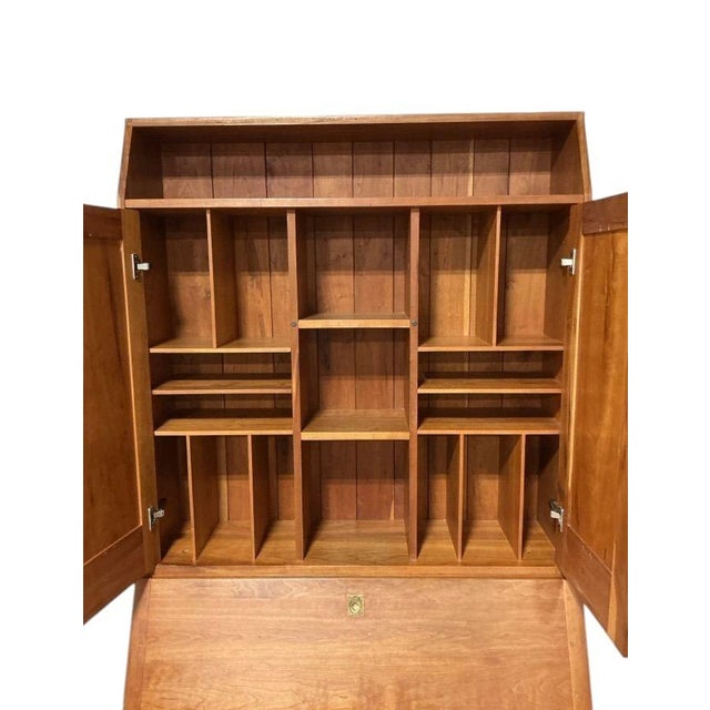 This Curt Wessel Shaker Cherry Drop Desk is a vintage and stylish piece of furniture. With its antique design and cherry...