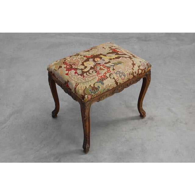 Rococo Louis XV Carved Stool with Needlepoint Tapestry Seat, France, 1880 For Sale - Image 3 of 11