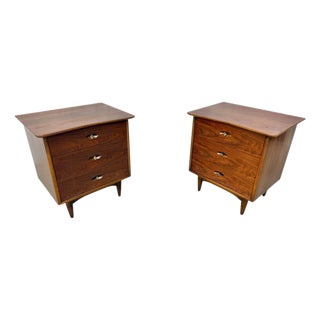 Mid-Century Modern Kent Coffey "The Greenbrier" Walnut Nightstands - Set of 2 For Sale