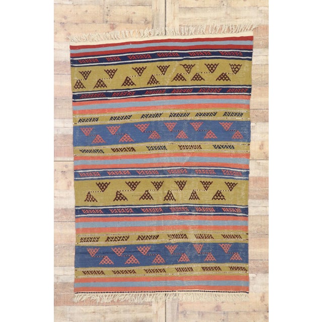Tan Vintage Persian Shiraz Kilim Rug - 04'03 X 06'02 For Sale - Image 8 of 9