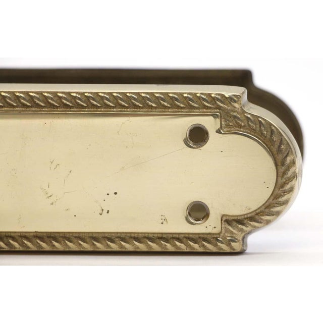Traditional Late 20th Century Traditional Braided Edge Polished Brass Oval Door Knob Passage Set For Sale - Image 3 of 6