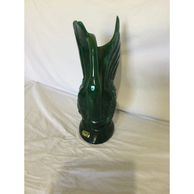 1970s Royal Haeger R85g Emerald Green Swan Vase With Original Label For Sale - Image 12 of 13