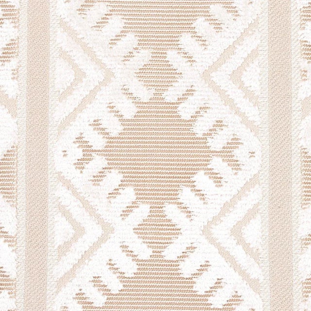 Schumacher Schumacher Parvin Velvet Fabric in Pearl For Sale - Image 4 of 5