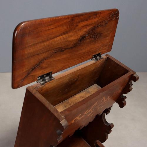 Baroque Kneeler in Maple and Walnut For Sale - Image 4 of 9