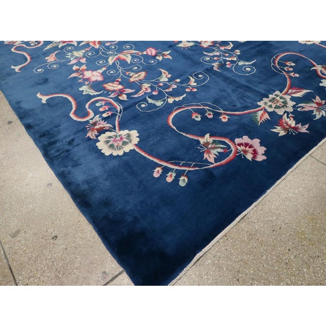 Galerie Shabab Collection Mid-20th Century Chinese Art Deco Room Size Carpet For Sale In New York - Image 6 of 8