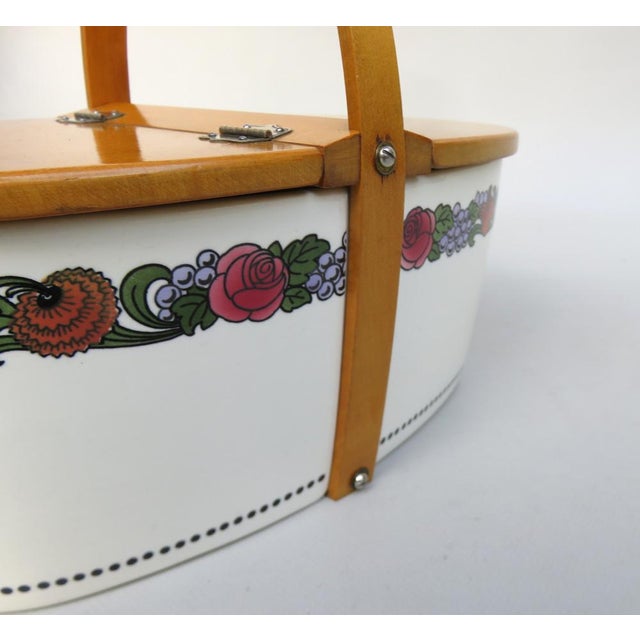 Art Nouveau Pastry Box in Ceramics and Wood, 1890s For Sale - Image 17 of 18