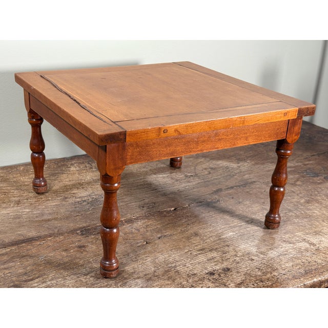 19th Century American Walnut Turned Leg Side Table For Sale - Image 4 of 9
