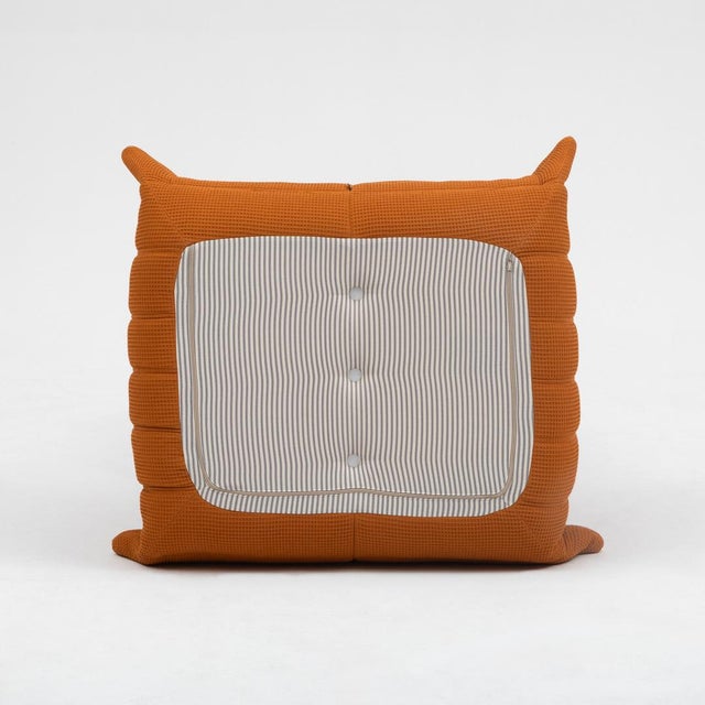 Togo Lounge Chair and Pouf in Orange Tissue by Michel Ducaroy for Ligne Roset, 1973, Set of 2 For Sale - Image 10 of 18