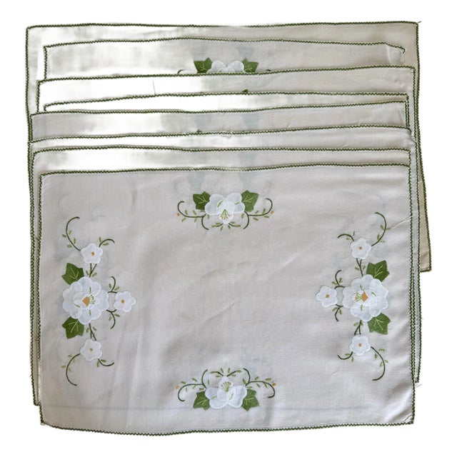 Vintage Cottagecore Embroidered Floral Placemats With Green Trim, Set of 8 For Sale