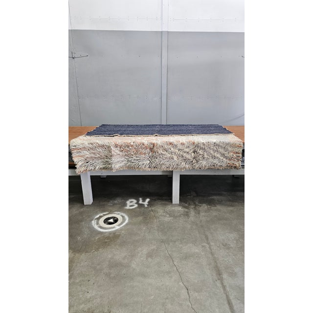 Oyster Gray Contemporary Egyptian Tulu Rug For Sale - Image 8 of 10