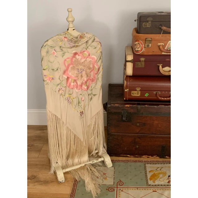 Cream Antique English Victorian Gentleman’s Valet Butler Rack With Hat Holder For Sale - Image 8 of 8