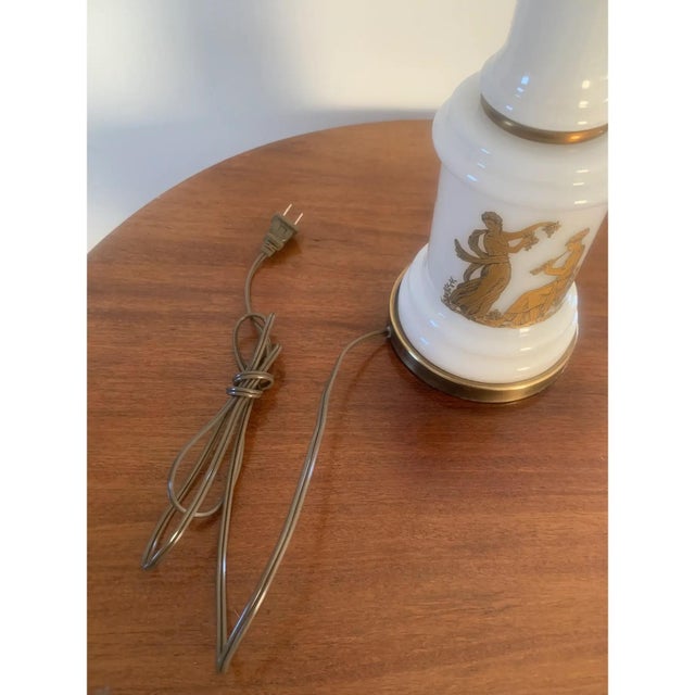 1960s Mid-20th Century Neoclassical Hollywood Regency Tall White and Gold Opaline Table Lamp For Sale - Image 5 of 8