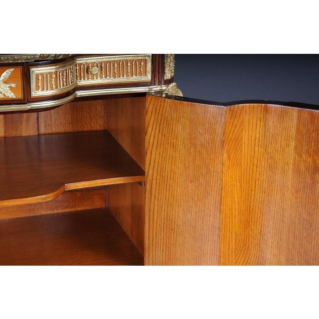 Commode/Chest of Drawers in the style of Jean Henri Riesener For Sale - Image 11 of 18