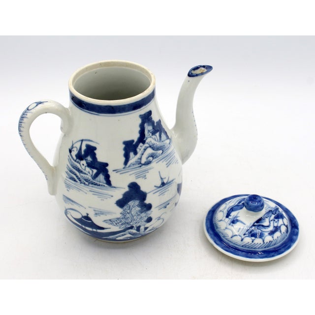 Chinese Mid-19th Century Chinese Blue Canton Covered Coffee Pot For Sale - Image 3 of 5