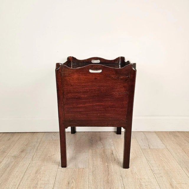 Wood George III Period Ebony Inlaid Mahogany Commode, England Circa 1790 For Sale - Image 7 of 8