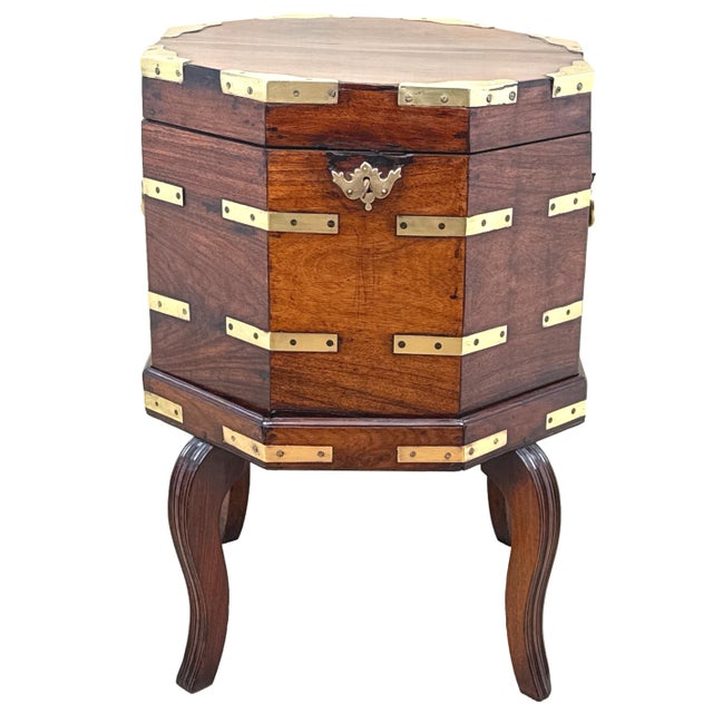 18th Century Georgian Anglo-Indian Padouk Cellarette, India, 1790 For Sale - Image 15 of 16