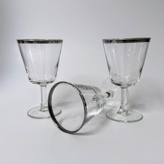 Cristal d' Arques Vintage Cristal D’Arques-Durand Parisienne Wine Glasses | Set of 3 | Handmade With Platinum Rim For Sale - Image 4 of 10