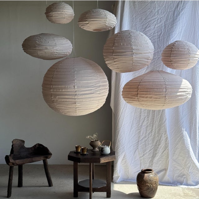Small Japanese-Style Rattan and Natural Linen Pendant Light For Sale - Image 4 of 18