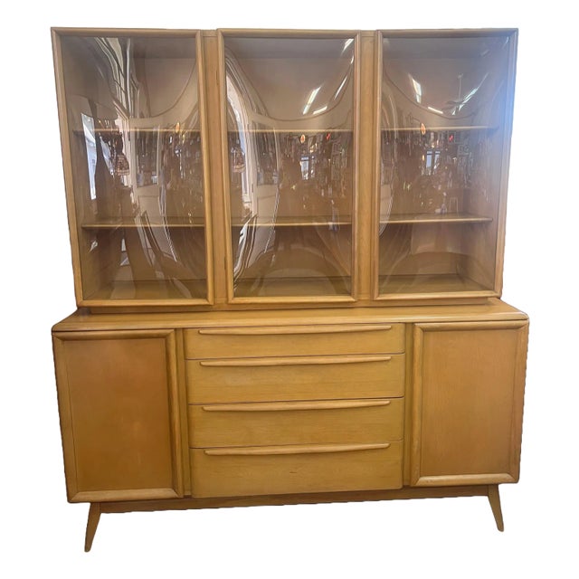 1950's Heywood Wakefield Bubble Front Mid Century Modern China Cabinet For Sale