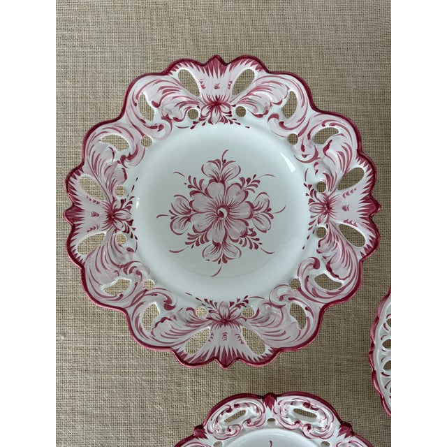 Vintage Hand Painted Pink & White Wall Plate Set by Vestal Alcobaca Portugal For Sale In San Diego - Image 6 of 11