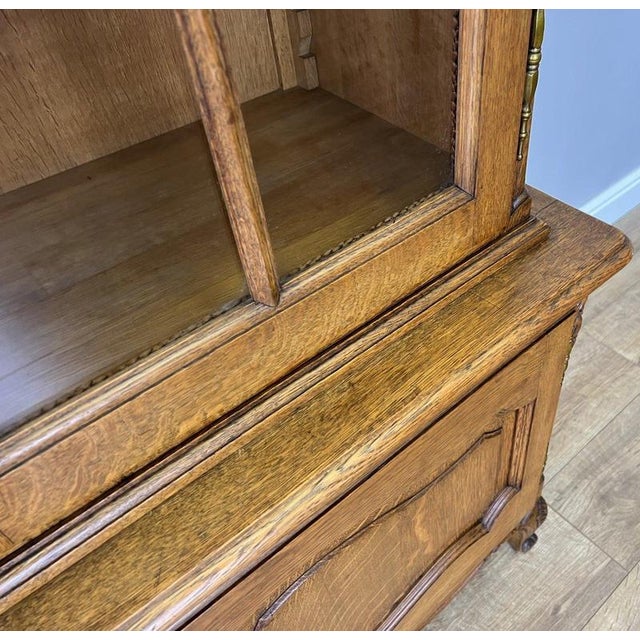 Vintage French Louis XIV Style Oak Display Cabinet For Sale - Image 13 of 16