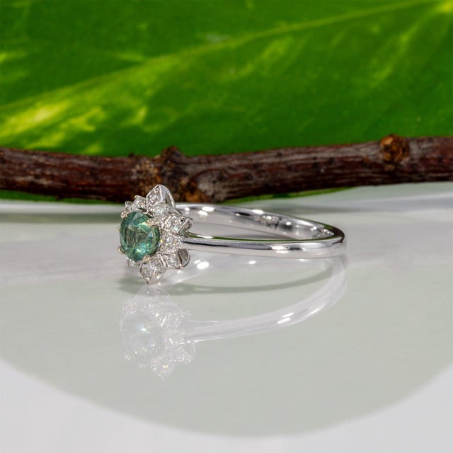 Green Alexandrite Ring With Earth-Mined Diamond Accents: Solid 14k Gold, Size 6.75 For Sale - Image 8 of 10