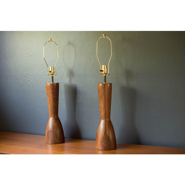 Mid-Century Modern Sculptural Pair of Mid Century Modern Solid Staved Walnut Lamps For Sale - Image 3 of 10