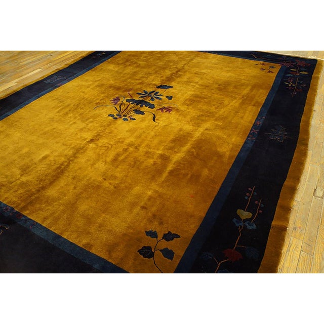 1920s Antique Chinese Minimalist Floral Art Deco Room Size Wool Blue Yellow Rug For Sale In New York - Image 6 of 7
