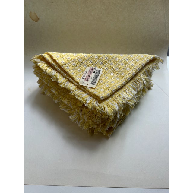 Textile 1980s Homespun Buttercup & White Fringed Cotton Napkins- Set of 6 For Sale - Image 7 of 18