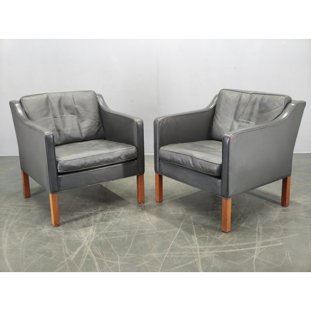 Rare pair of Danish modern leather lounge chairs designed by Børge Mogensen for Fredericia Møbelfabrik in the 1970s. These...