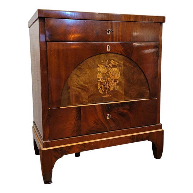 Biedermeier Chest of Drawers in Mahogany, Germany, 1840s For Sale