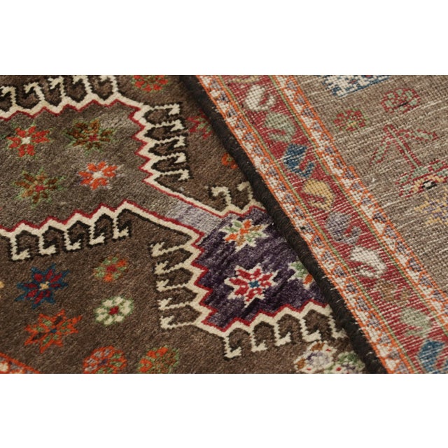 Beige Vintage Gabbeh Persian Runner Rug With Colorful Geometric Patterns - Rug & Kilim For Sale - Image 8 of 8