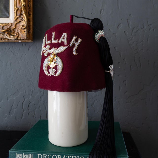 1960s Masonic Shriner Hillah Fez of Burgundy Wool Sequins and Tassel For Sale - Image 5 of 18