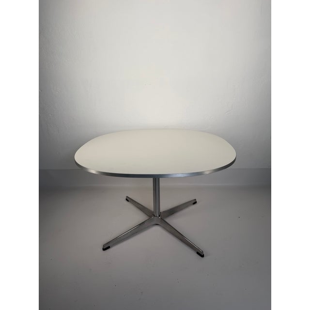 Original Superellipse coffee table by Fritz Hansen, designed by Piet Hein and Bruno Mathsson – an iconic example of...