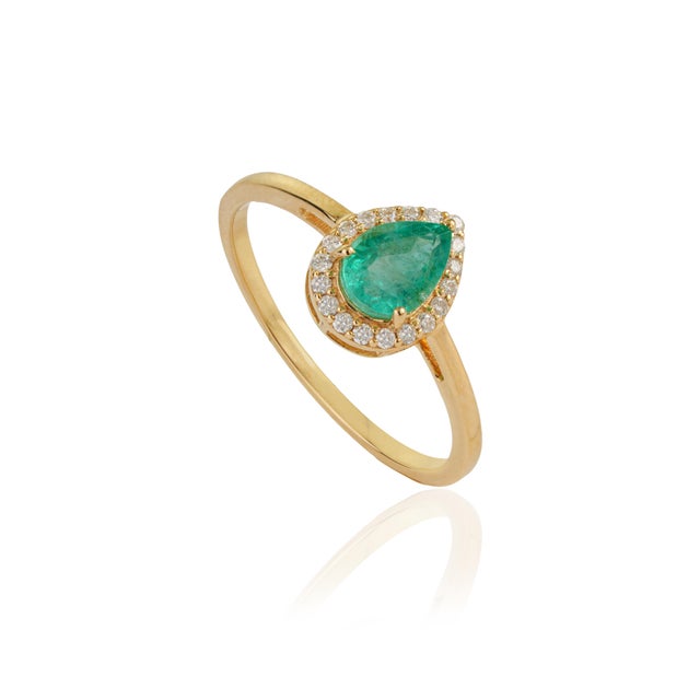 18k Gold Natural Pear Cut Emerald and Diamond Halo Engagement Ring Size 7 For Sale - Image 4 of 17