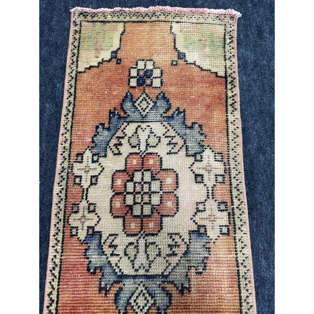 Turkish Yastik Rug 1'5" x 3'2" For Sale - Image 4 of 5