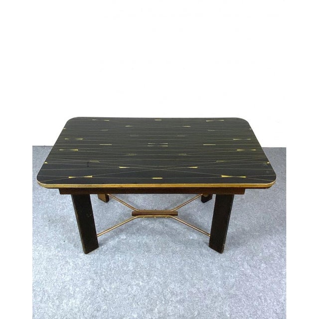 German Dining or Coffee Table, 1940s, in Very Good conditions. Designed 1920 to 1949